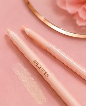 Brightening eye pencil used on the waterline and inner corners to make eyes look bigger and more awake