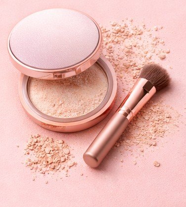 Hydrating powder compact for smooth, non-drying makeup finish