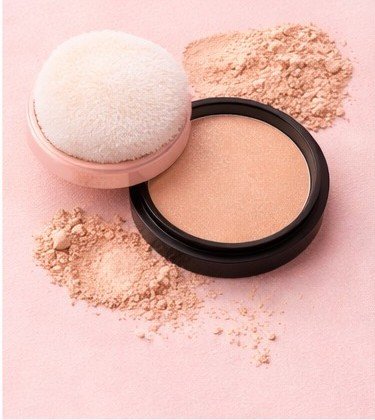 Tinted powder compact for light coverage and natural skin tone